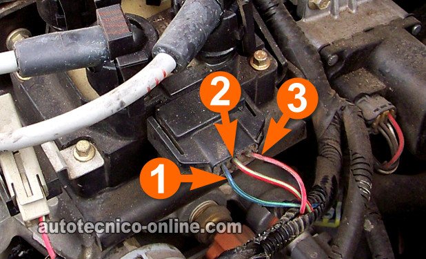 Circuito De La Señal Interruptora De Los Cilindros n.º 1 y n.º 4. Cómo Probar El Sensor MAF De 2.0L Ford Escort, Mercury Tracer