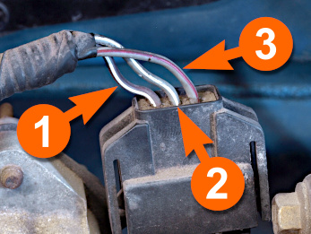 Cómo Probar El Sensor TPS (2.3L Ford Ranger y Mustang) Cómo Probar El Sensor TPS (2.3L Ford Ranger y Mustang)