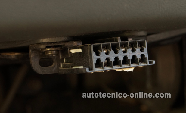 Diagnostic Link Connector on a 1993 Chevy S10 Pickup