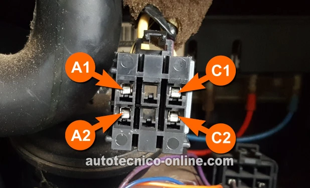 Verificando La Presencia De La Señal 'START' (Relé Antirrobo). Cómo Probar El Motor De Arranque (1995, 1996, 1997, 1998, 1999 3.1L V6 Chevrolet Lumina, Monte Carlo)