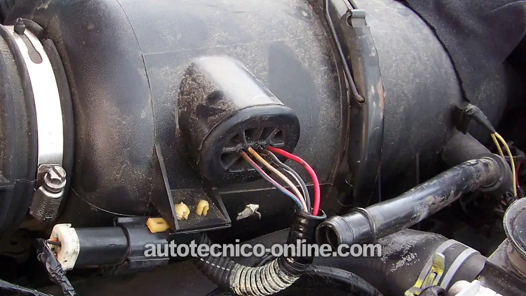 Cómo Probar El Sensor MAF (1997, 1998, 1999, 2000, 2001, 2002 2.0L SOHC Ford Escort, Mercury Tracer)