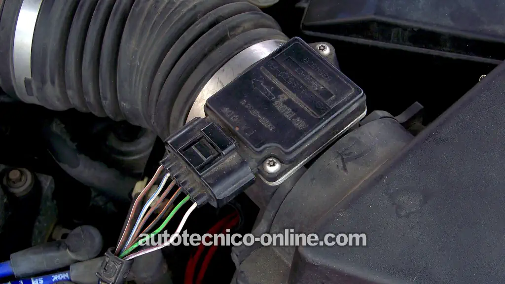 Cómo Probar El Sensor MAF Con Multímetro (2000, 2001, 2002, 2003, 2004 2.0L Ford Focus)