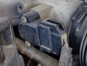 Cómo Probar El Sensor TPS (1994-1995 3.0L Taurus) Cómo Probar El Sensor TPS (1994-1995 3.0L Taurus)