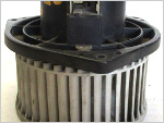 Cómo Probar El Motor Del Soplador (2002-2006 2.5L Nissan Sentra) Cómo Probar El Motor Del Soplador (2002-2006 2.5L Nissan Sentra)