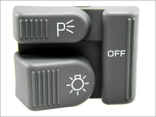 Cómo Prober El Interruptor De Las Luces Delanteras (1994-1997 2.2L Chevy S10) Cómo Prober El Interruptor De Las Luces Delanteras (1994-1997 2.2L Chevy S10)