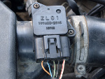 Cómo Probar El Sensor MAF (1999-2001 1.6L Mazda Protegé) Cómo Probar El Sensor MAF (1999-2001 1.6L Mazda Protegé)