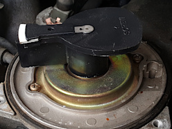 Cómo Probar El Sensor De La Posición Del Árbol De Levas (1990-1995 3.0L Pathfinder y Pick Up) Cómo Probar El Sensor De La Posición Del Árbol De Levas (1990-1995 3.0L Pathfinder y Pick Up)