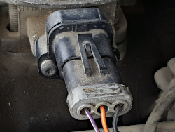 Cómo Probar El Sensor TPS (1992-1996 3.9L V6 Dodge Dakota) Cómo Probar El Sensor TPS (1992-1996 3.9L V6 Dodge Dakota)