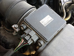 Cómo Probar El Sensor MAF (1997, 1998 3.0L Mitsubishi Montero) Cómo Probar El Sensor MAF (1997, 1998 3.0L Mitsubishi Montero)