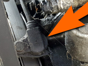 Cómo Probar El Sensor De La Posición Del Cigüeñal (1996-1998 1.5L Mazda Protege) Cómo Probar El Sensor De La Posición Del Cigüeñal (1996-1998 1.5L Mazda Protege)