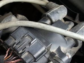 Cómo Probar El Sistema De Encendido (1996-1998 1.5L Mazda Protege) Cómo Probar El Sistema De Encendido (1996-1998 1.5L Mazda Protege)